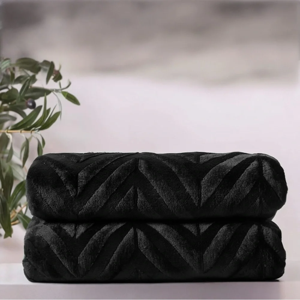 NEW West Elm Black Fleece Fuzzy Soft Throw Blanket Bedspread Bedding - 50